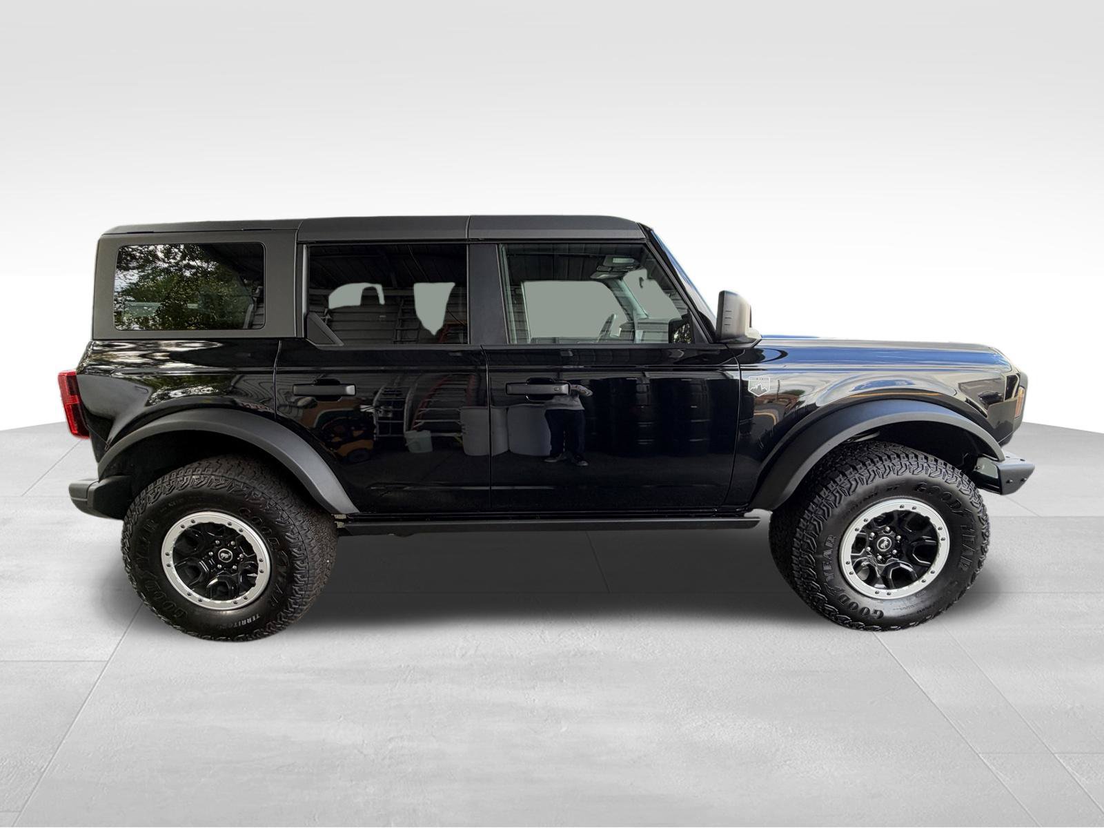 Used 2025 Ford Bronco Big Bend w/ Black Diamond Package AWD/4WD image 4