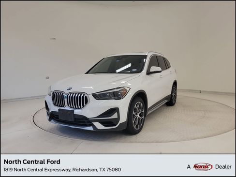 Used 2021 BMW X1 xDrive28i w/ Premium Package image 1