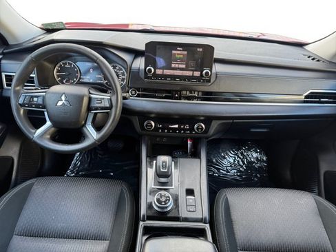 Used 2022 Mitsubishi Outlander ES AWD/4WD image 13