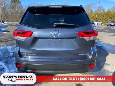 Used 2019 Toyota Highlander XLE image 4