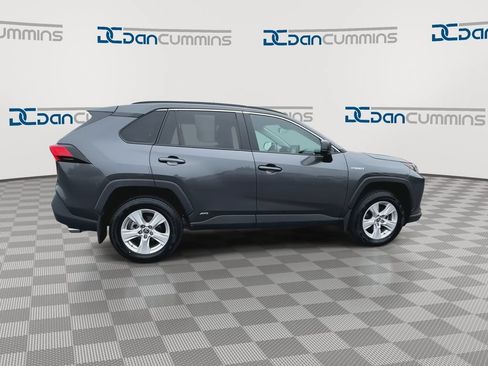 Used 2021 Toyota RAV4 LE AWD/4WD image 9
