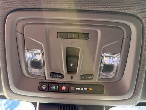 Used 2025 GMC Sierra 1500 Elevation image 41