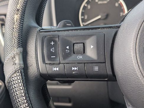 Used 2021 Nissan Rogue SV AWD/4WD image 19