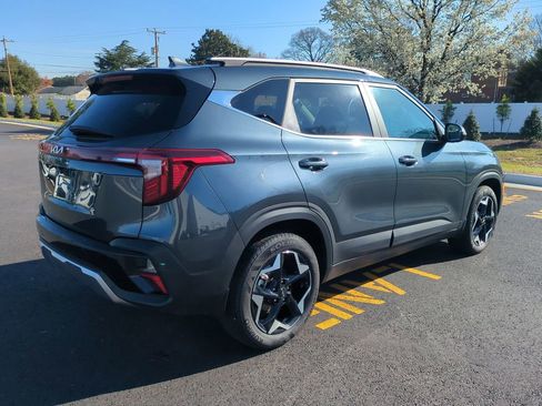 Used 2025 Kia Seltos EX w/ EX Sunroof Package image 4