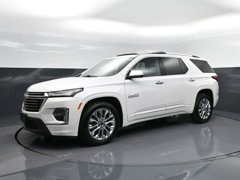 Used 2023 Chevrolet Traverse High Country image 3