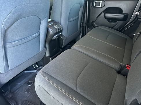 Used 2024 Jeep Wrangler Unlimited AWD/4WD image 11