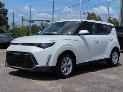 Used 2025 Kia Soul LX w/ LX Technology Package