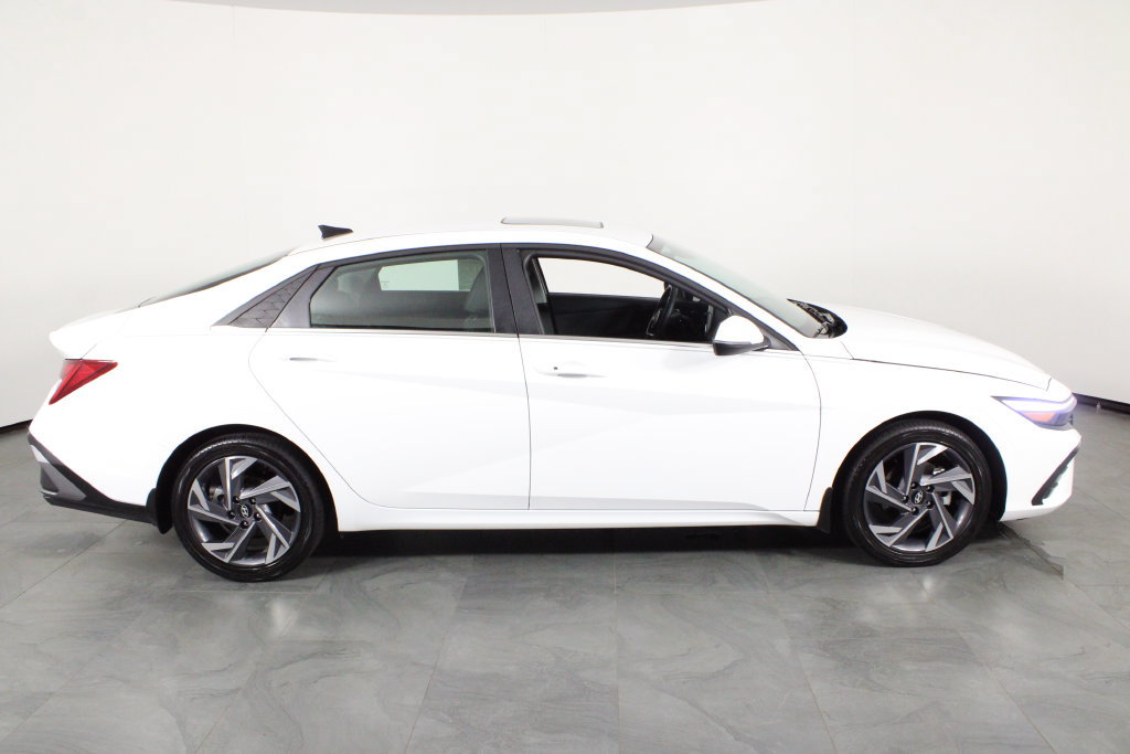 Certified 2026 Hyundai Elantra Limited FWD image 12