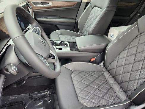 New 2025 Volkswagen Atlas SEL Premium R-Line image 5