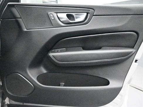 Used 2023 Volvo XC60 B5 Plus w/ Protection Package Premier image 31