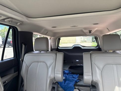 Used 2021 Ford Expedition Max Limited RWD image 16