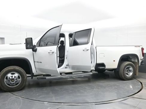 Used 2023 Chevrolet Silverado 3500 LT AWD/4WD image 48