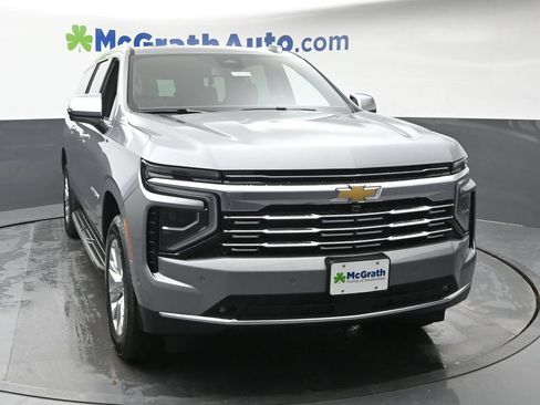 New 2026 Chevrolet Suburban Premier w/ Sun And Tow Package AWD/4WD image 5