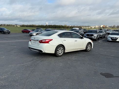 Used 2017 Nissan Altima 2.5 S w/ Power Driver Seat Package image 5