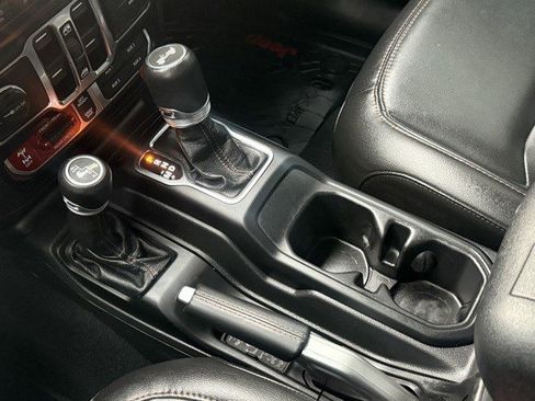 Used 2022 Jeep Wrangler Unlimited Rubicon w/ Xtreme Recon 35" Tire Package image 16