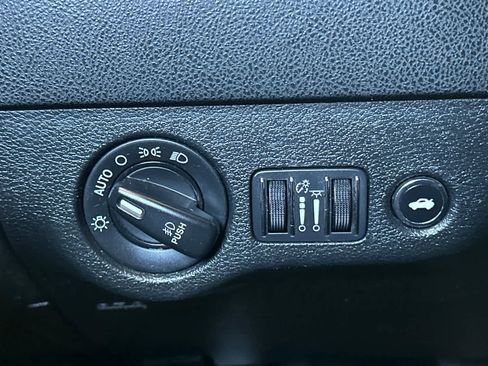 Used 2018 Dodge Charger SXT Plus RWD image 30