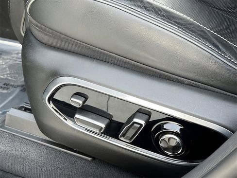 Used 2022 Jeep Grand Cherokee L Overland w/ Luxury Tech Group IV image 37