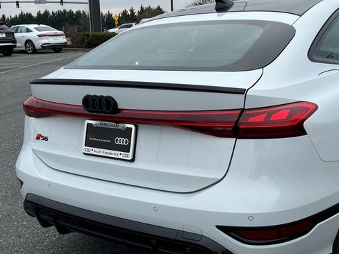 Certified 2025 Audi S6 e-tron Prestige w/ 21" Black Optic Package image 8