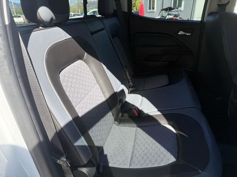 Used 2017 Chevrolet Colorado Z71 AWD/4WD image 11