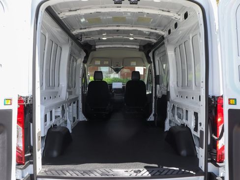 Used 2026 Ford Transit 250 148 Medium Roof RWD image 8