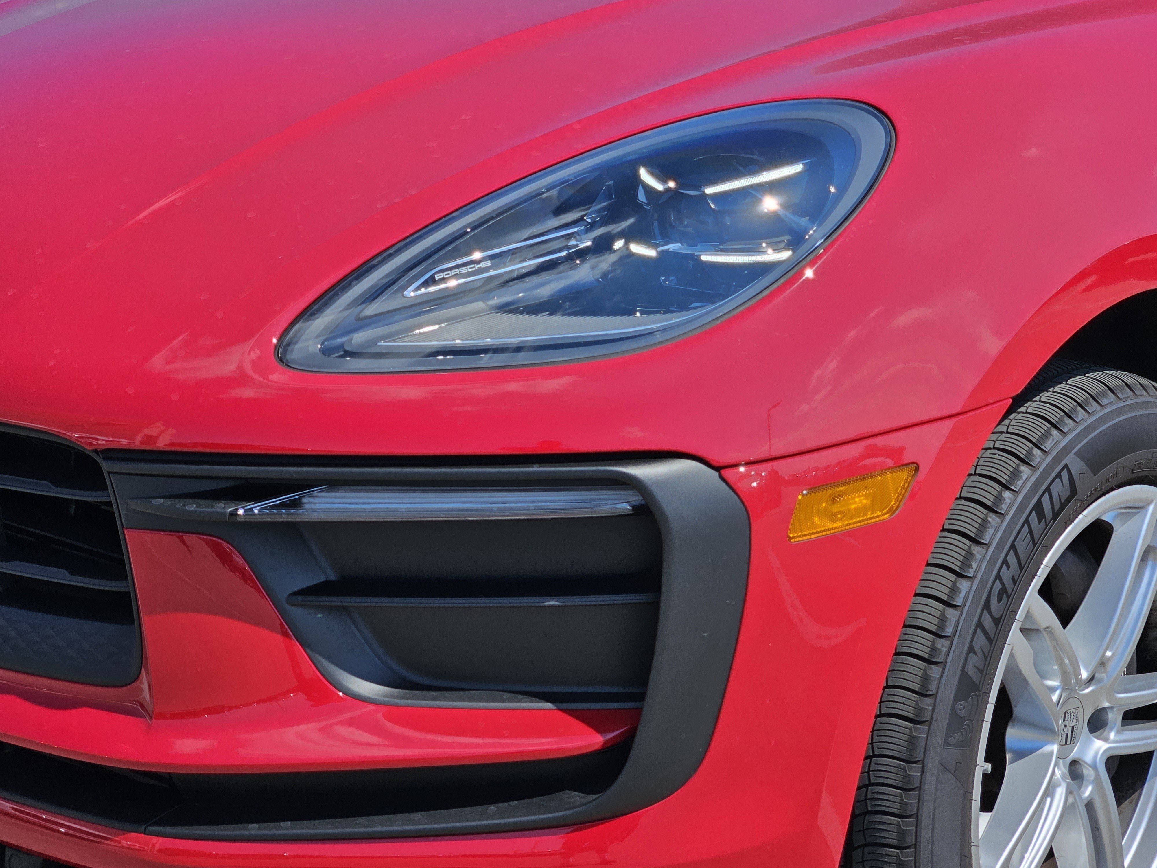 Certified 2026 Porsche Macan AWD/4WD image 12