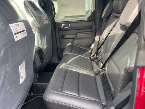 New 2025 Ford Bronco Badlands w/ Sasquatch Package AWD/4WD image 13