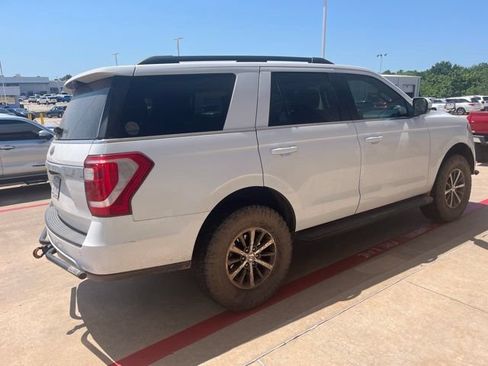 Used 2020 Ford Expedition XLT w/ Equipment Group 201A AWD/4WD image 6
