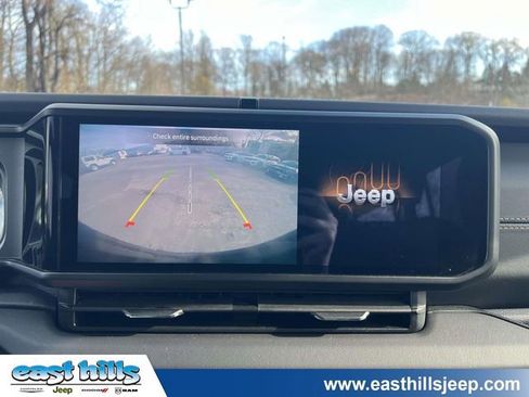 Used 2025 Jeep Wrangler Unlimited Sahara w/ Safety Group AWD/4WD image 34