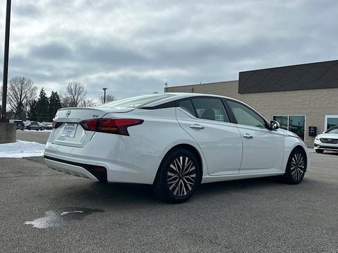 Used 2023 Nissan Altima 2.5 SV image 11