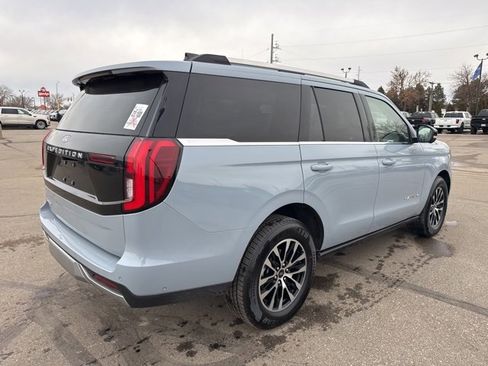 Used 2025 Ford Expedition Platinum image 8