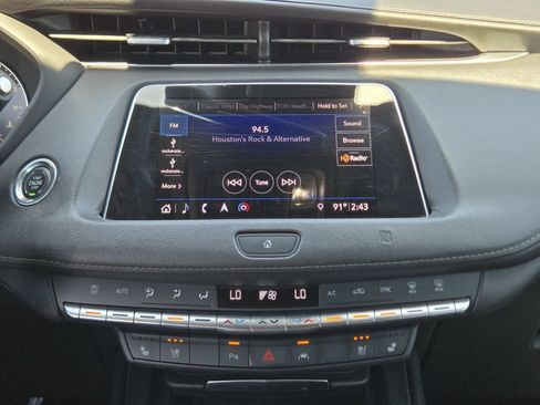 Used 2019 Cadillac XT4 Premium Luxury FWD image 21