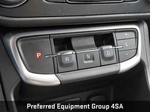 Used 2024 GMC Terrain SLT image 14