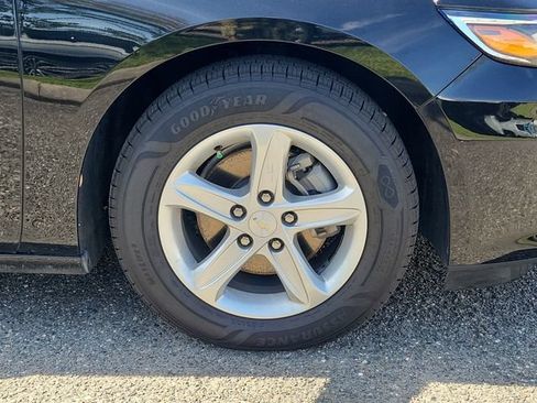 Certified 2025 Chevrolet Malibu LT FWD image 7