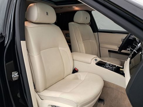 Used 2011 Rolls-Royce Ghost image 41