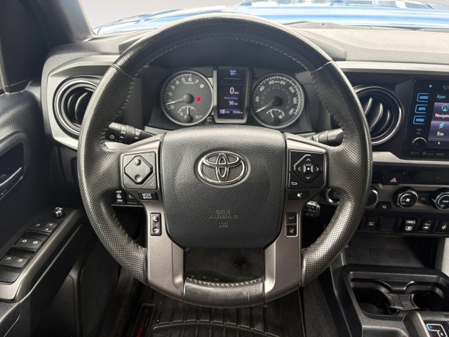 Used 2018 Toyota Tacoma TRD Sport AWD/4WD image 12