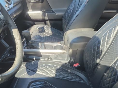 Certified 2022 Toyota Tacoma SR5 w/ Technology Package image 5