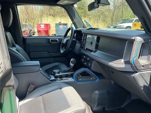 Used 2024 Ford Bronco Black Diamond AWD/4WD image 23