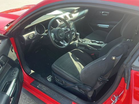 Used 2015 Ford Mustang Coupe RWD image 8