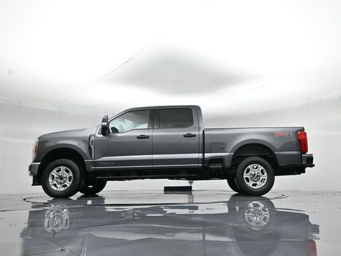 New 2026 Ford F250 XLT w/ FX4 Off-Road Package image 52