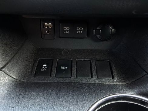 Used 2017 Toyota Highlander Limited FWD image 28