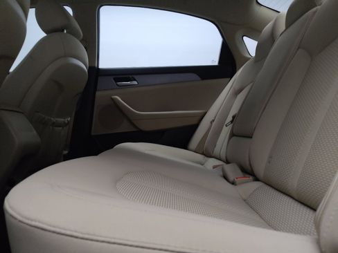 Used 2019 Hyundai Sonata SE FWD image 18