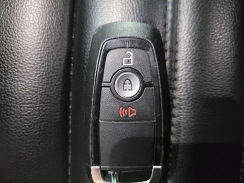 Used 2024 Ford Edge SEL image 32