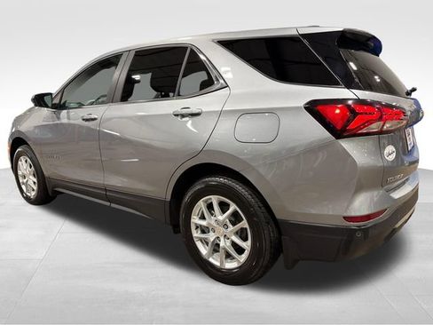 Used 2023 Chevrolet Equinox LT AWD/4WD image 3