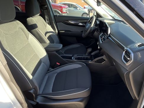 Used 2025 Chevrolet TrailBlazer LT image 14