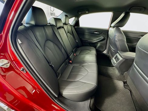 Used 2022 Toyota Avalon XLE image 26