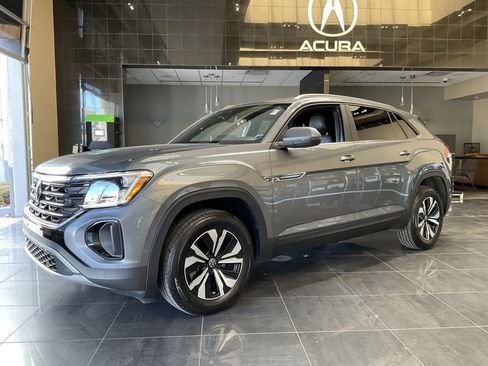 Used 2024 Volkswagen Atlas Cross Sport SE image 3