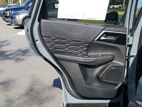 New 2026 Mitsubishi Outlander SEL AWD/4WD image 11