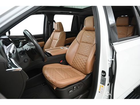 Used 2022 Cadillac Escalade Premium Luxury w/ Performance Package image 40