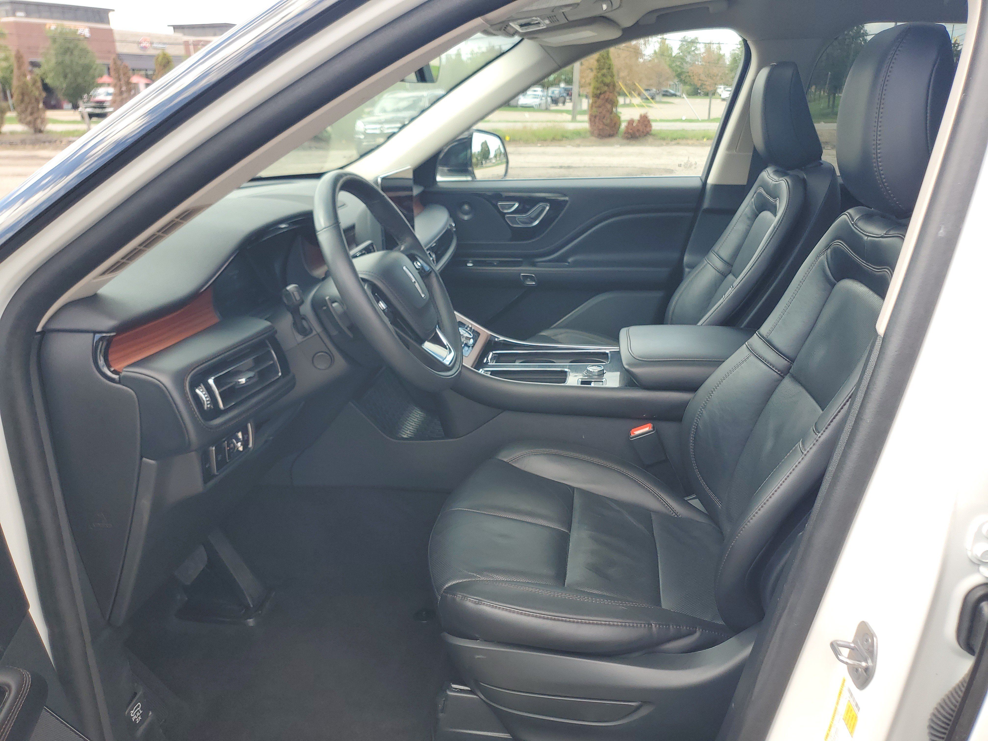 Used 2024 Lincoln Aviator Reserve w/ Elements Package Plus AWD/4WD image 12