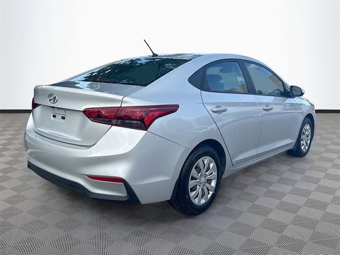Used 2022 Hyundai Accent SE image 6
